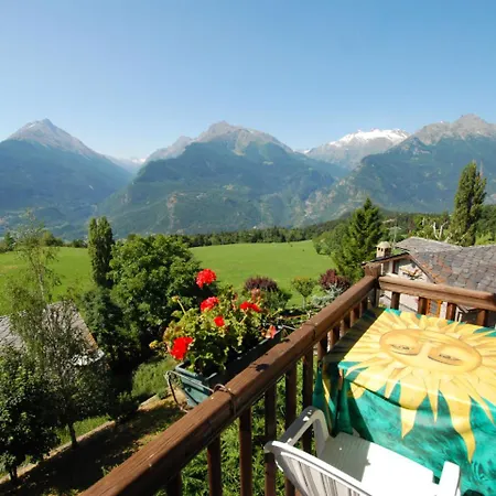 Daire Locazione Turistica Grand Sarriod.4 *
